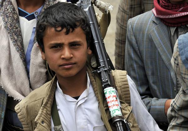 الحوثيون يوقفون لقاح شلل الأطفال في مطار صنعاء