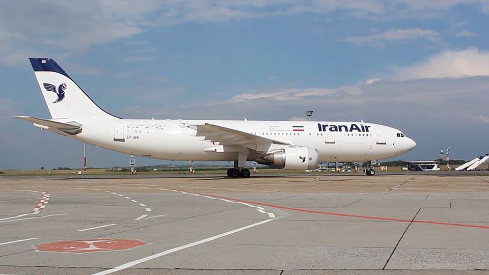 وصول أول رحلة جوية مباشرة من إيران إلى اليمن عقب اتفاق الحوثيين مع الخطوط الجوية الإيرانية