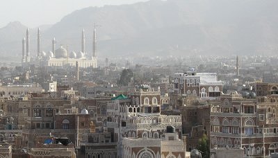وزير الداخلية اليمني يؤكد بدء وقف إطلاق النار بين قوات الحماية الرئاسية ومسلحي الحوثي بصنعاء الساعة الرابعة والنصف