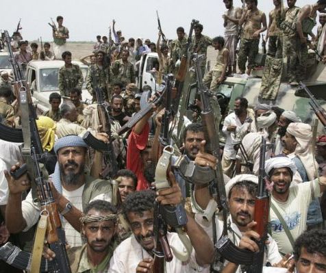مصادر عسكرية: ضباط بعدن يعقدون لقاءات سرية لإدخال الحوثيين المحافظة بدلا من اللجان الشعبية