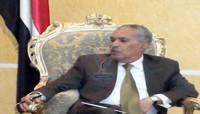 وزير الخارجية اليمني ينقل رسالة من الرئيس هادي إلى أمير الكويت