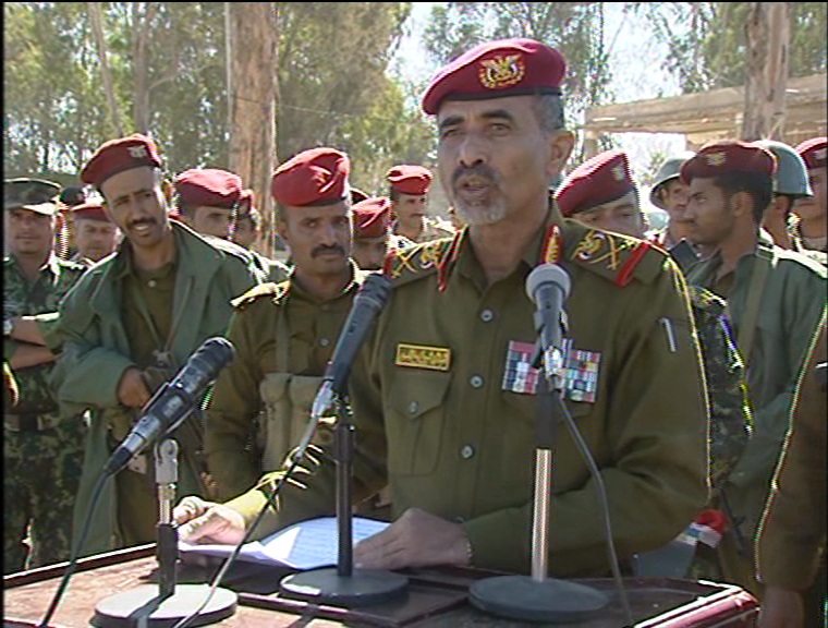 وزير الدفاع : 2015 عام الانضباط والجاهزية وإعادة الاعتبار لمكانة وهيبة القوات المسلحة