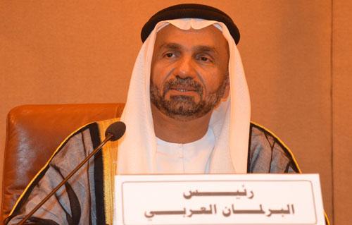 رئيس البرلمان العربي يؤكد دعمه لجهود الرئيس هادي للحفاظ على الشرعية 