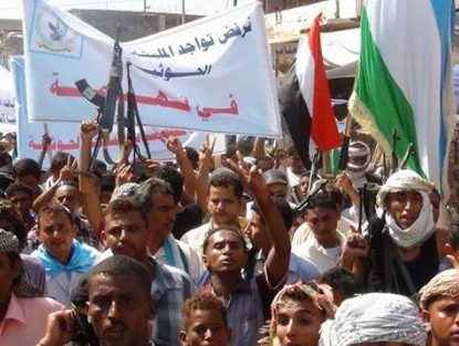 لقطة لمسلحي الحراك التهامي المناهضين لتواجد مسلحي الحوثي بالحديدة 
